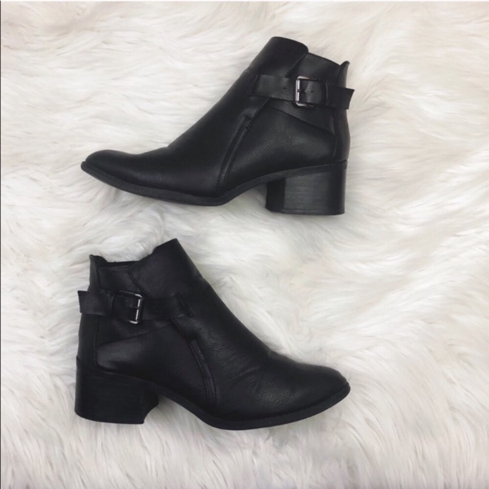 MIA Black Pointed Toe Buckle Booties